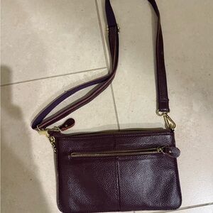 Chic Leather Crossbody Bag in Deep Purple